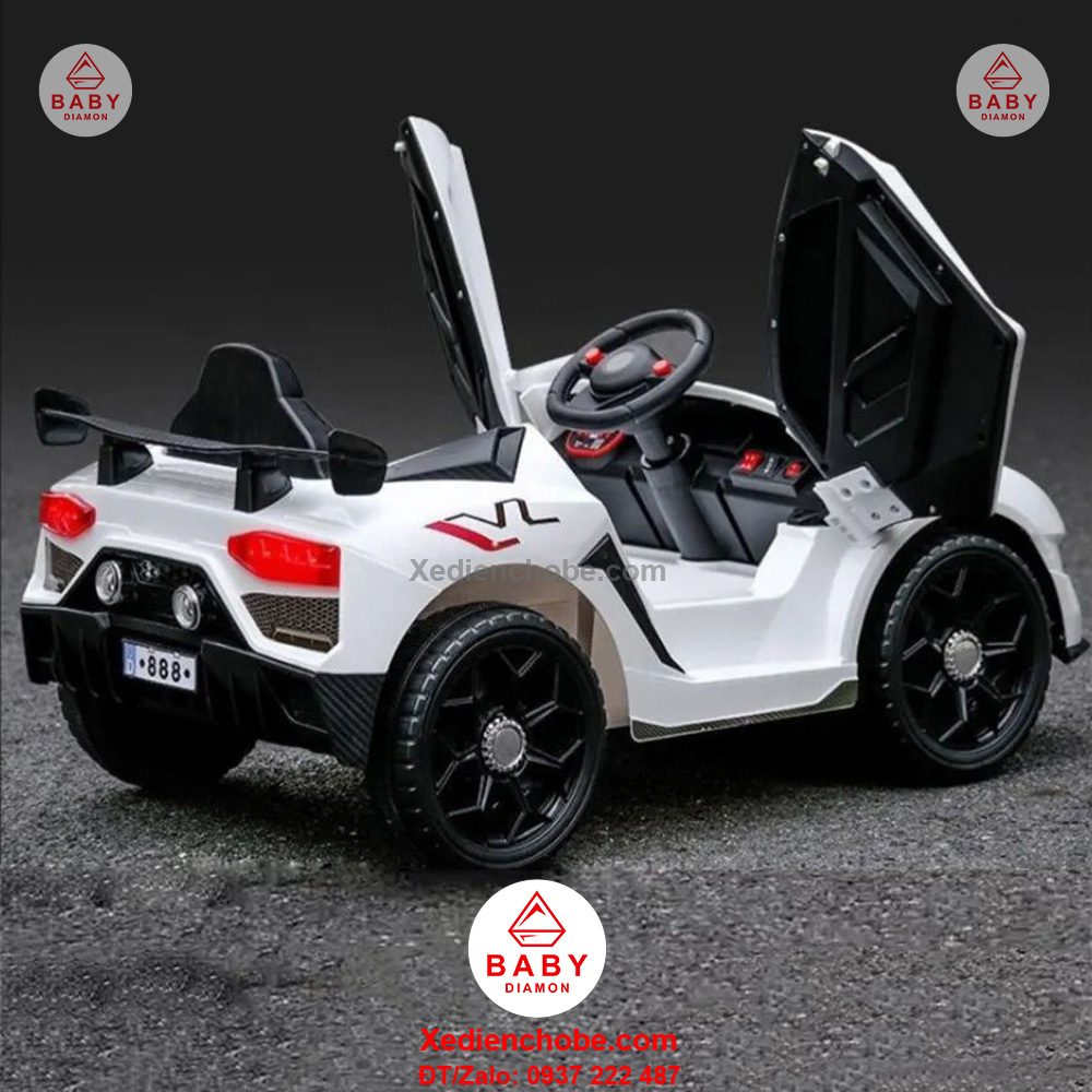 Xe-dien-cho-be-lamborghini-Aventador-SVJ-888-sieu-dang-cap-9