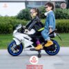 Xe-mo-to-dien-tre-em-R15-tai-trong-lon-35-ki-sieu-dang-cap-09