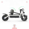 Xe-scooter-dien-E02-gap-gon-co-ghe-ngoi-cho-be-di-hoc-09